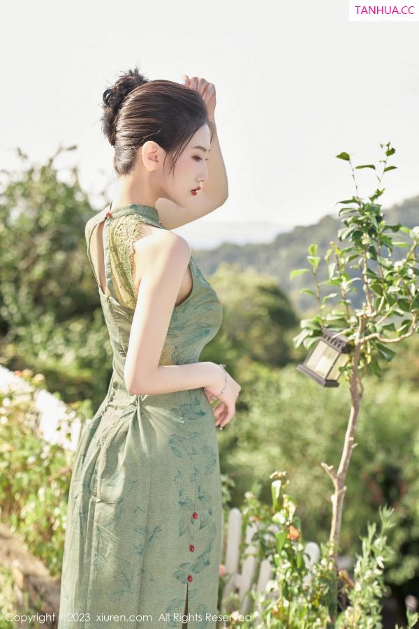   [XiuRen]高清写真图 2023.08.03 No.7181 沈青黛 旗袍美腿第17张图片